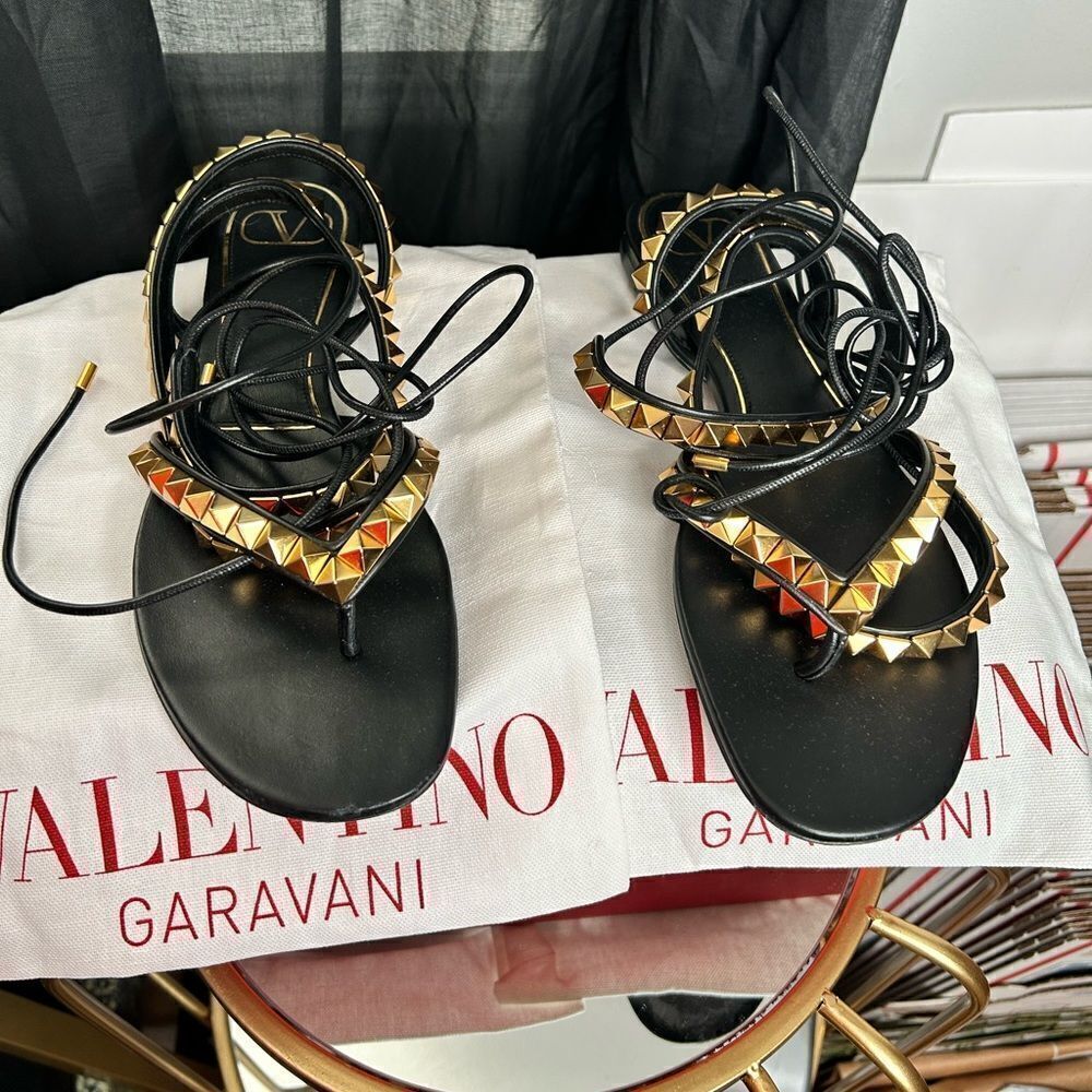 Valentino Garavani Rockstud Wraparound Sandals - Picture 12 of 14